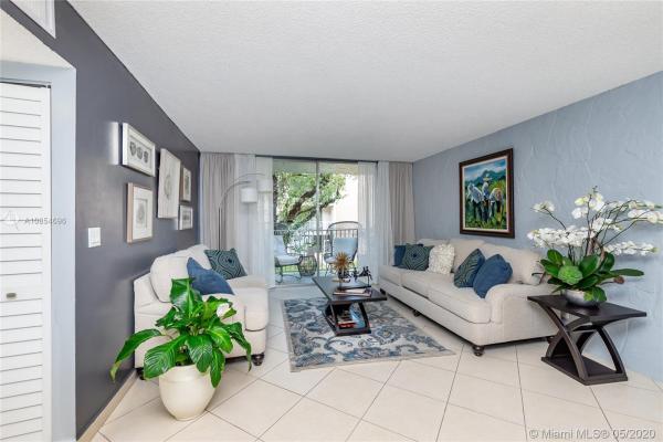 Summit Chase, 8405 NW 8th St #206, Fountainebleau, Florida 33126, image 2