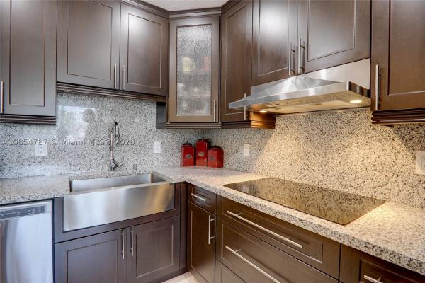 Westwood Lakes Residential, 4120 SW 107th Ct, Westwood Lakes, Florida 33165, image 2