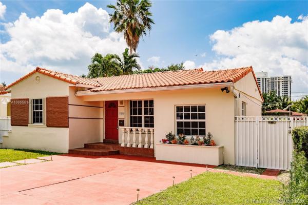 1590 NE 110th St, Unincorporated Dade County, Florida 33161, image 2