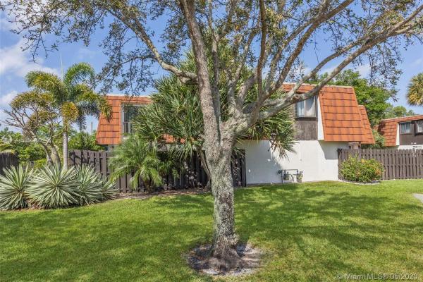 The Pines, 2160 White Pine Cir #D, Greenacres, Florida 33415, image 2