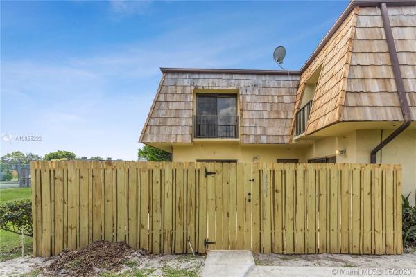 Cherry Lane Townhomes, 4661 Cherry Rd, West Palm Beach, Florida 33417, image 2