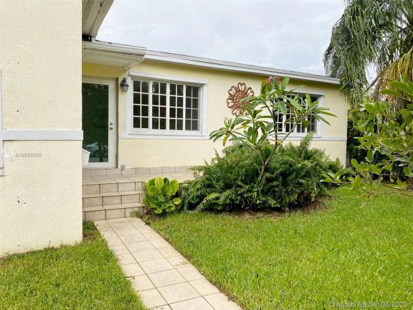 515 NE 111th St, Unincorporated Dade County, Florida 33161, image 2