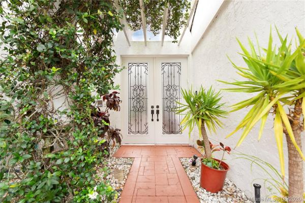 Candlewood, 3806 Candlewood Ct, Boca Raton, Florida 33487, image 2