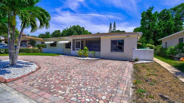 272 NE 110th St, Unincorporated Dade County, Florida 33161, image 2
