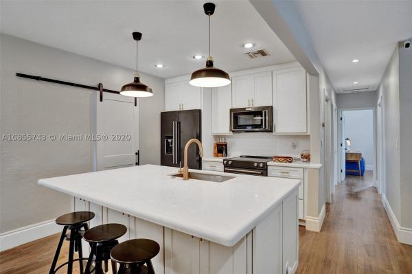 Priors To Biscayne Park Estates, 1025 NE 120th St, Biscayne Park, Florida 33161, image 2