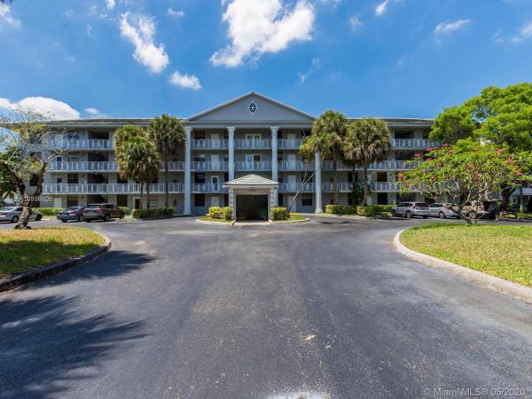 Whitehall Of Pine Island Ridge, 1522 Whitehall Dr #404, Davie, Florida 33324, image 2