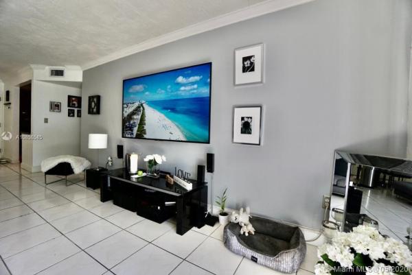 Bleau Grotto, 9440 Fontainebleau Blvd #218, Fountainebleau, Florida 33172, image 2