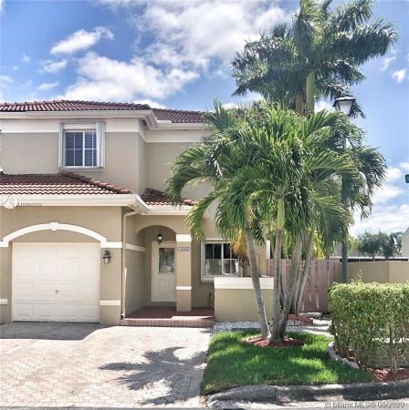 Bridgeport Villas, 12562 SW 143rd Ln, Three Lakes, Florida 33186, image 2