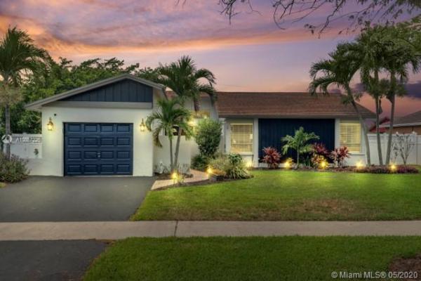 Gates Of Hillsboro, 303 NW 41st Ave, Deerfield Beach, Florida 33442, image 2