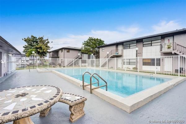 Playa Lago, 13371 SW 17th Ln #2-5, Tamiami, Florida 33175, image 2