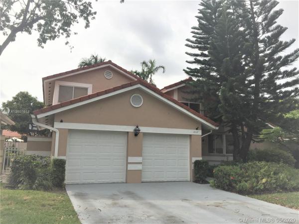 Harbour At The Moors, 18137 NW 61st Pl, Country Club, Florida 33015, image 2