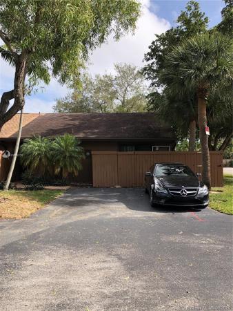 Briar Bay Townhouse Estates, 9201 SW 130th St #9201, Kendall, Florida 33176, image 2