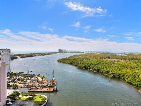 Poinciana Island Yacht & Racquet Club, 225 Poinciana DR, Sunny Isles Beach, Florida 33160, image 2
