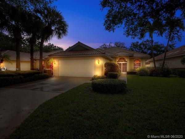 Oaks East, 102 Winter Club Ct, Palm Beach Gardens, Florida 33410, image 2