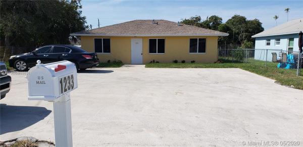 Pleasant Heights, 1233 W 34th St, Riviera Beach, Florida 33404, image 2