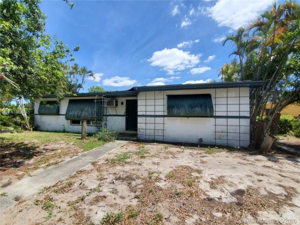 Berkeley Manor, 795 NW 177th Ter, Miami Gardens, Florida 33169, image 2