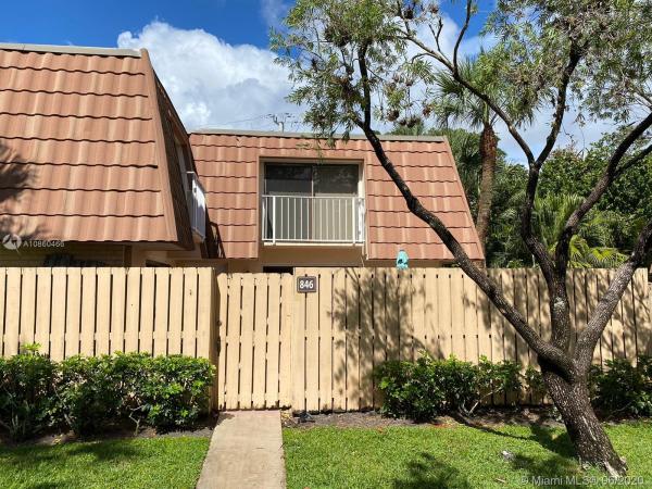Waterside Luxury Townhomes, 846 Blue Ridge Cir, West Palm Beach, Florida 33409, image 2