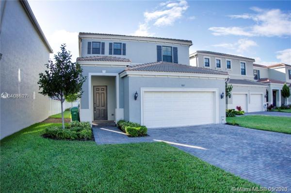 Champion Lakes, 909 NE 191st St, Ives Estates, Florida 33179, image 2