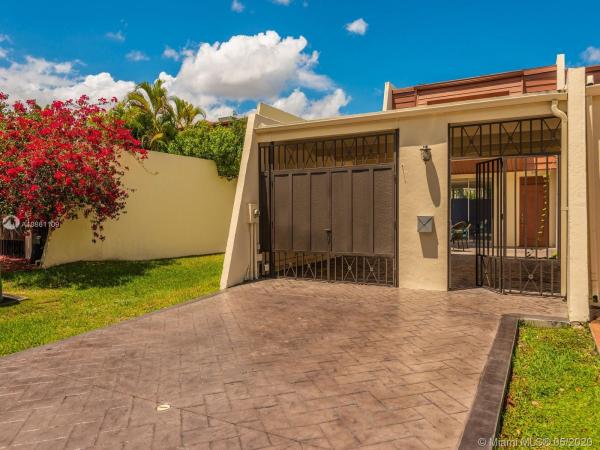 Sunset Park Lake Villas, 7641 SW 102nd Pl, Kendall, Florida 33173, image 2