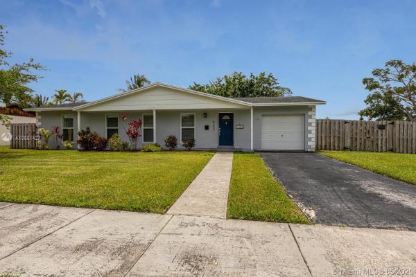 Bel Aire, 9220 Sterling Dr, Cutler Bay, Florida 33157, image 2
