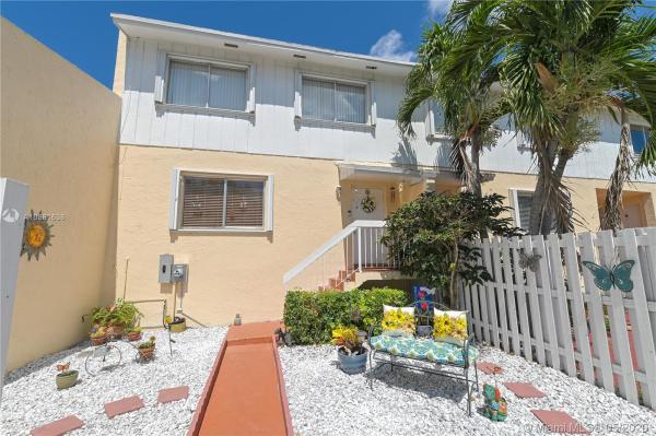 Black Creek Villas, 22224 SW 103rd Ave, Cutler Bay, Florida 33190, image 2