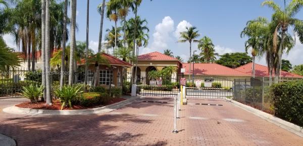 La Hacienda Country Club Of Miami, 18356 NW 68th Ave #J, Hialeah, Florida 33015, image 3