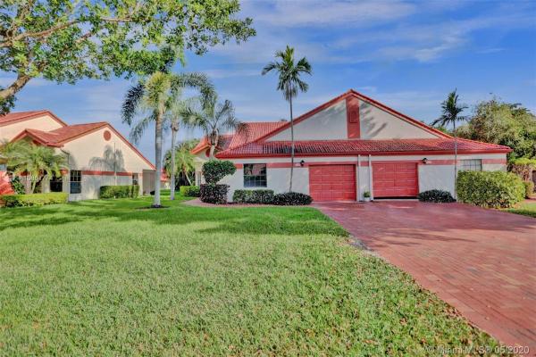 The Lexington Club, 7513 Lexington Club Blvd #A, Delray Beach, Florida 33446, image 2