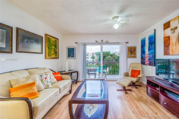 Village Of Kings Creek, 7815 Camino Real #I-315, Glenvar Heights, Florida 33143, image 2