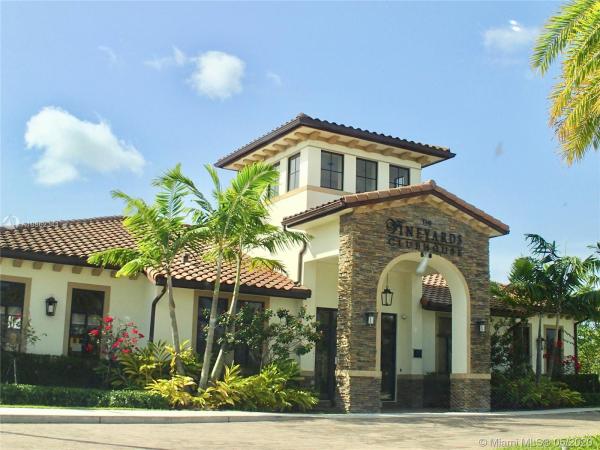 Umbria At The Vineyards, 3769 NE 4th St #3769, Homestead, Florida 33033, image 2