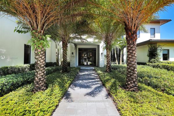 4895 Pine Dr, Unincorporated Dade County, Florida 33143, image 2