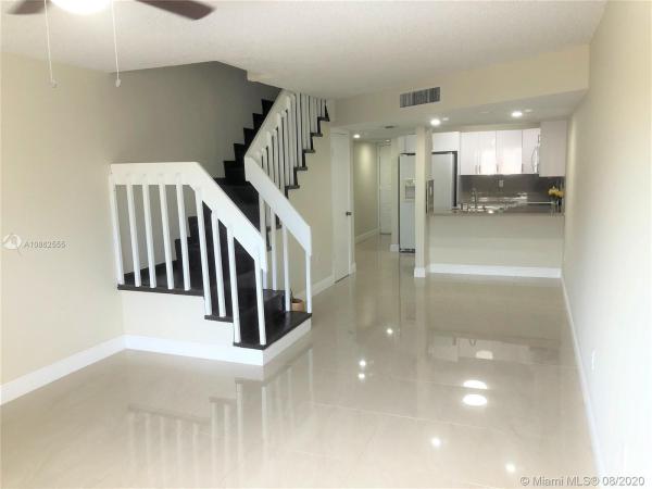 Royal Palm, 180 Royal Palm Rd #205, Hialeah Gardens, Florida 33016, image 2