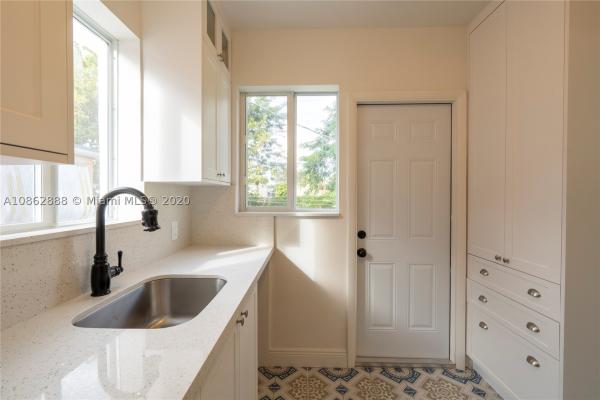Crestwood, 1035 NW 47th St, Miami, Florida 33127, image 3