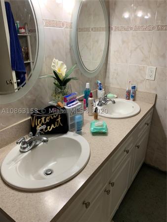 Kendale Lakes Townhouses, 8703 SW 137th Ave #8703, Kendale Lakes, Florida 33183, image 2