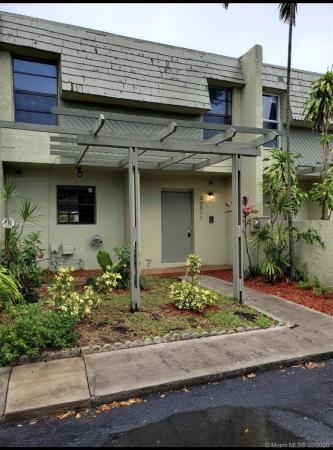 Country Club Villas Townhouses, 20511 NW 15th Ave #4, Miami Gardens, Florida 33169, image 2