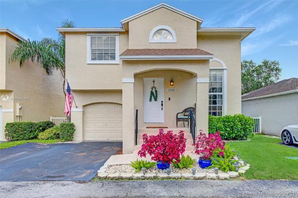 The Provinces Of Pierpointe At Pembroke Lakes, 12010 NW 13th St, Pembroke Pines, Florida 33026, image 2