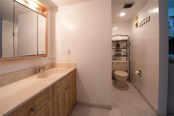 Whitehall Of Pine Island Ridge, 1504 Whitehall Dr #205, Davie, Florida 33324, image 2