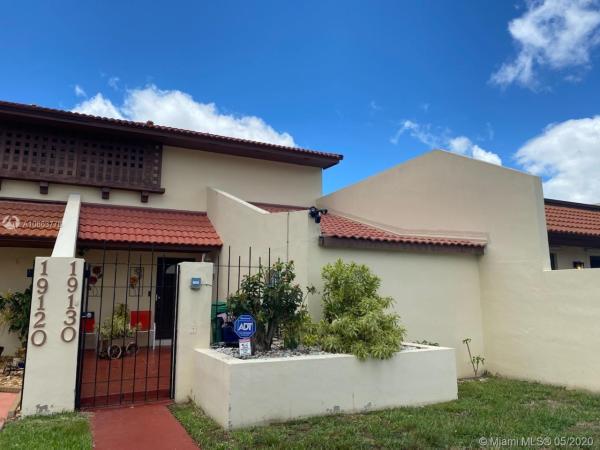 Townhomes Of Country Lake, 19130 NW 64th Ct, Country Club, Florida 33015, image 2