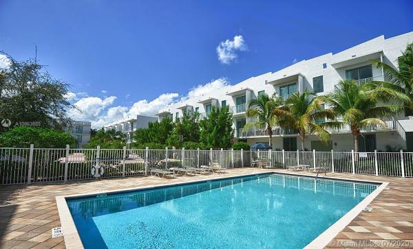 The Courtyards At Hollywood Station, Hollywood, Florida 33020, image 2