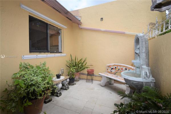 Lakes Of Acadia, 19720 NW 52nd Pl, Miami Gardens, Florida 33055, image 2