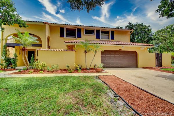 2925 Cardinal Dr, Cooper City, Florida 33026, image 2