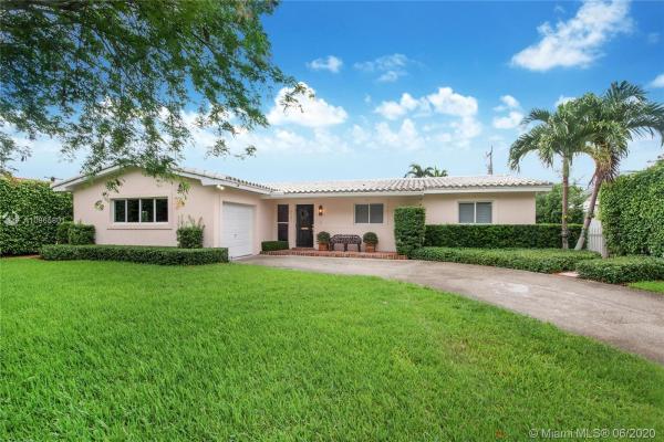 Darlington Manor, 5901 SW 92nd Ave, Sunset, Florida 33173, image 2
