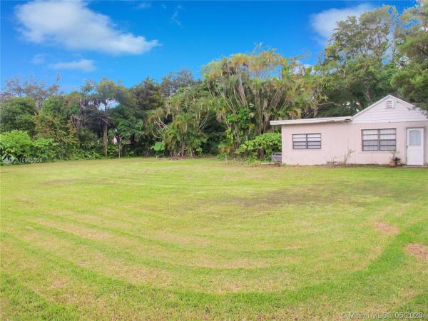 Biscayne Gardens, 350 NE 158th St, Golden Glades, Florida 33162, image 2