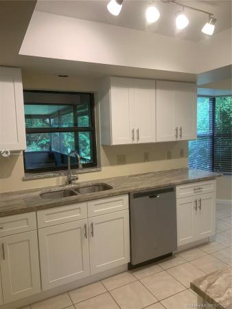 942 SE Thornhill Dr, Florida 34983, image 2