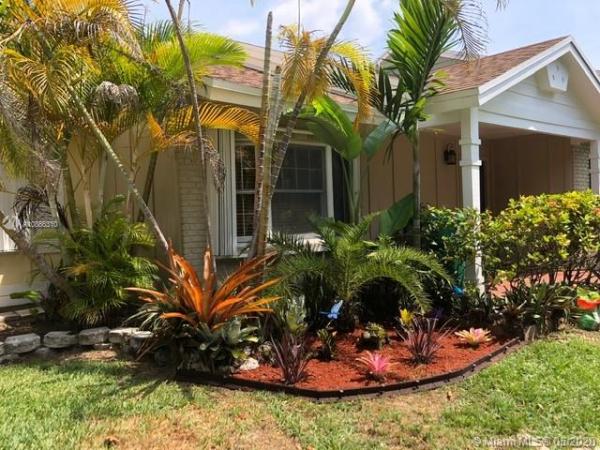 Hickory Lane Country Villas At Country Walk, 14512 SW 142nd Place Cir, Country Walk, Florida 33186, image 2