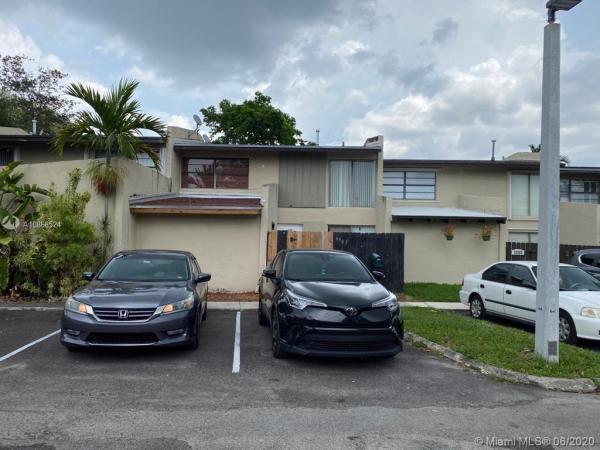 Snapper Creek Townhouses, 6507 SW 113th Ct, Kendall, Florida 33173, image 2