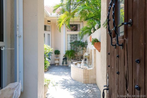 Regent's Place, 2170 Regents Blvd, West Palm Beach, Florida 33409, image 2