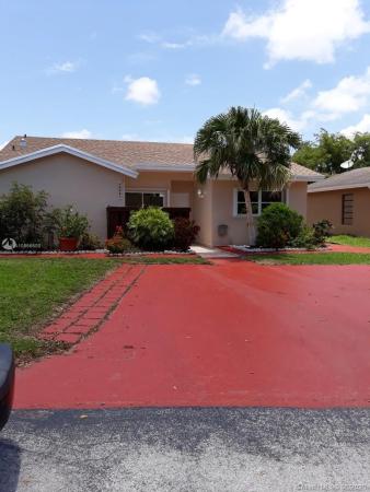 Bent Tree, 13861 SW 42nd Ter, Kendale Lakes, Florida 33175, image 2