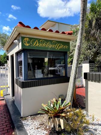 Dadeland Grove, 6890 N Kendall Dr #B401, Pinecrest, Florida 33156, image 2
