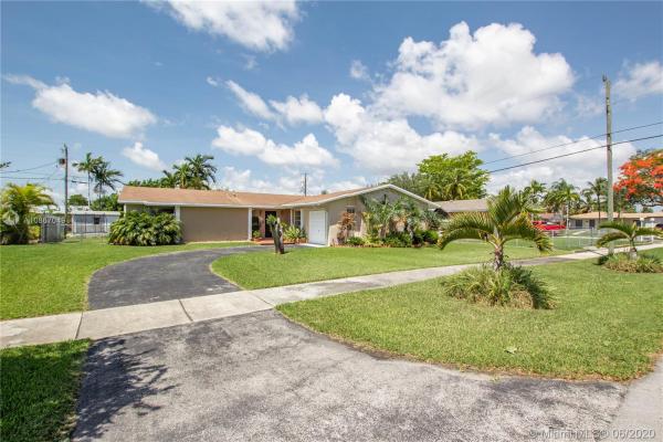 Bel Aire, 9916 SW 193rd St, Cutler Bay, Florida 33157, image 2