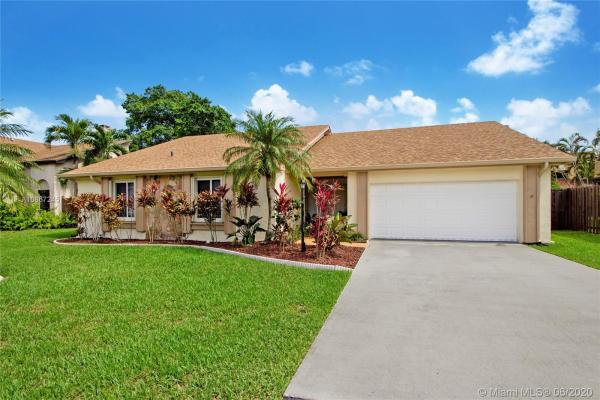 Lakes Of The Meadow, 15574 SW 55th St, Kendall West, Florida 33185, image 2